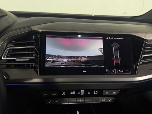 Used 2024 Audi Q4 e-tron Prestige AWD/4WD image 18
