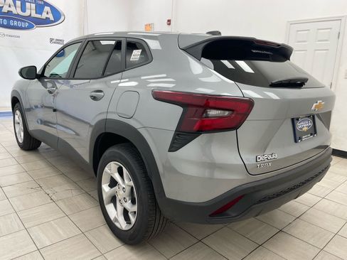 New 2026 Chevrolet Trax LS w/ LS Convenience Package FWD image 18