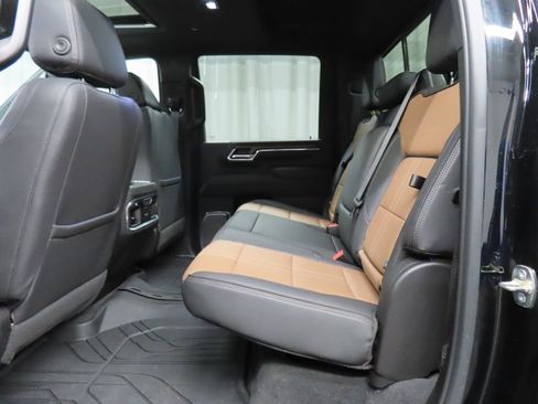 Used 2024 Chevrolet Silverado 2500 High Country w/ High Country Premium Package image 10