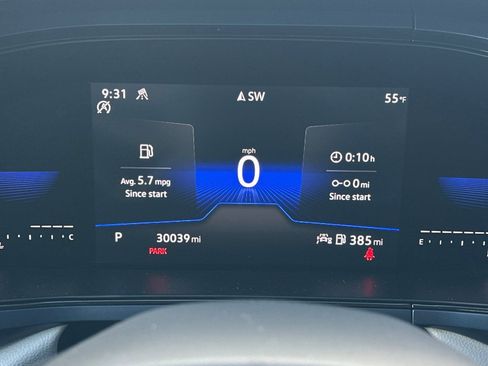 Used 2023 Volkswagen Taos SE w/ Panoramic Sunroof Package image 18