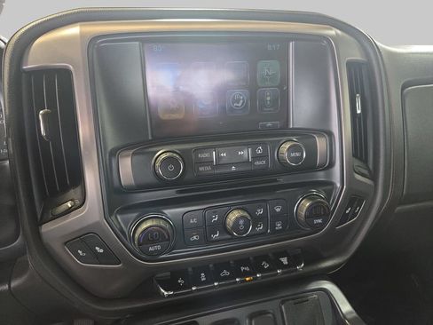 Used 2017 GMC Sierra 2500 SLT w/ All-Terrain HD Package AWD/4WD image 22