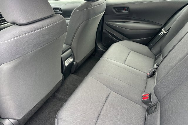 Used 2025 Toyota Corolla LE FWD image 14