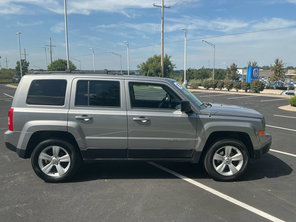 Used 2015 Jeep Patriot Latitude w/ Sun/Sound Group AWD/4WD image 10