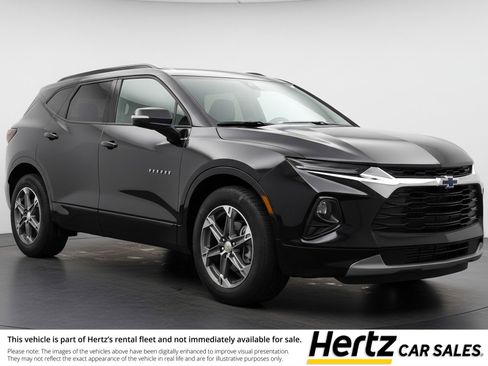 Used 2025 Chevrolet Blazer LT FWD image 1