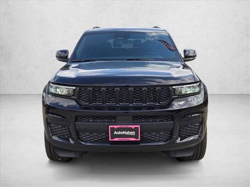 New 2025 Jeep Grand Cherokee L Altitude image 5