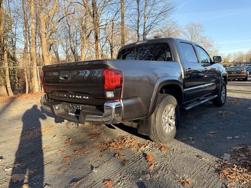 Used 2019 Toyota Tacoma 4x4 Double Cab image 3