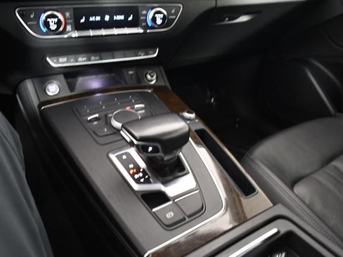 Used 2019 Audi Q5 Premium w/ Convenience Package AWD/4WD image 32