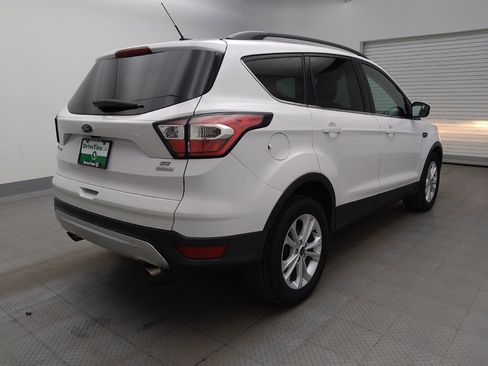 Used 2018 Ford Escape SE FWD image 9