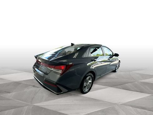 Used 2026 Hyundai Elantra SE FWD image 8