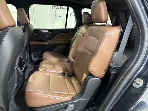 Used 2023 Lincoln Aviator Reserve w/ Elements Package Plus RWD image 10