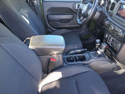 Used 2022 Jeep Gladiator Sport image 28