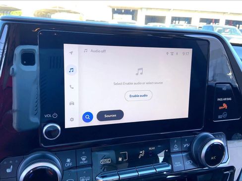 Used 2023 Toyota Highlander XLE image 31