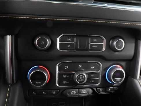 Used 2023 Chevrolet Tahoe Premier w/ Premium Package 2 image 11