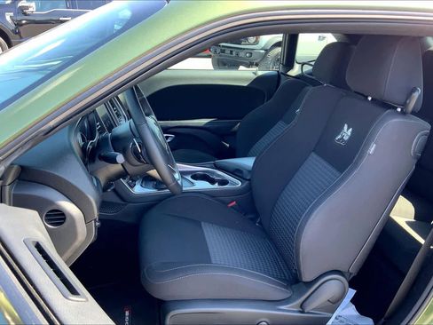 Used 2022 Dodge Challenger R/T Scat Pack w/ Dynamics Package image 8