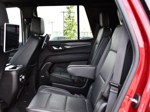 Used 2022 GMC Yukon Denali w/ Advanced Technology Package AWD/4WD image 19
