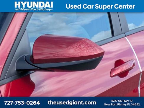 Used 2024 Hyundai Elantra SE FWD image 11