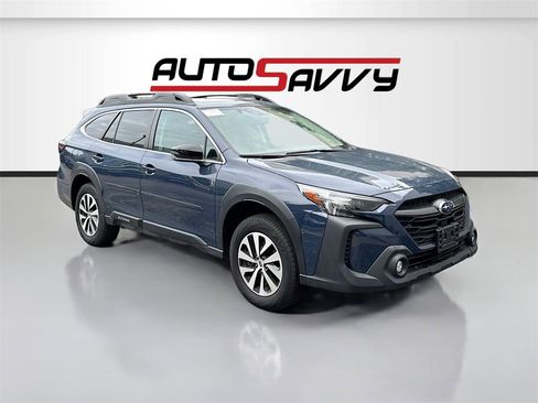 Used 2023 Subaru Outback Premium image 1