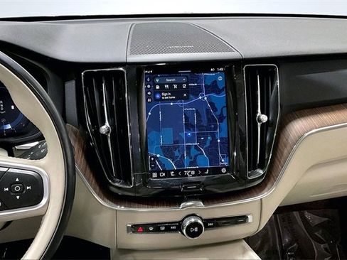 Certified 2022 Volvo XC60 B5 Momentum w/ Climate Package image 7