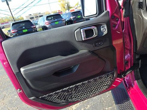 Used 2022 Jeep Wrangler Unlimited Sahara w/ Safety Group image 11