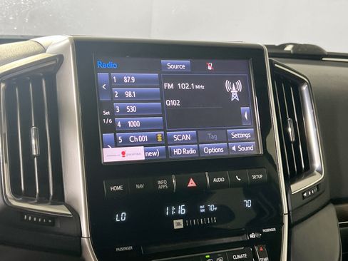 Used 2018 Toyota Land Cruiser w/ Carpet Mat Package AWD/4WD image 15