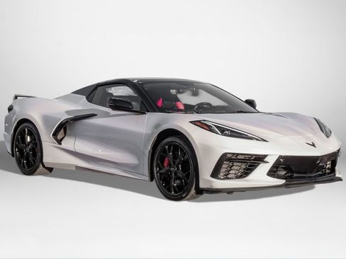 Used 2022 Chevrolet Corvette Stingray Premium Conv w/ Z51 Performance Package RWD image 4