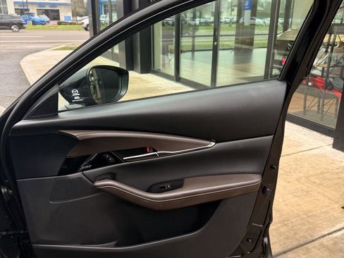 Used 2025 MAZDA CX-30 AWD 2.5 S w/ Premium Package image 17