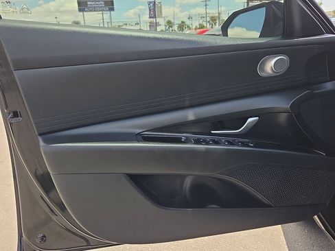 Used 2024 Hyundai Elantra SEL FWD image 13