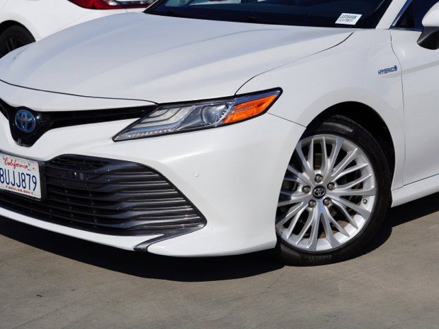 Used 2018 Toyota Camry XLE w/ Audio Package FWD image 6