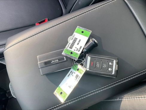 New 2026 Jeep Grand Cherokee Limited image 32