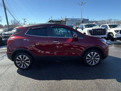 Certified 2022 Buick Encore Preferred w/ Safety Package image 8