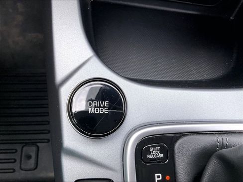 Used 2024 Kia Seltos LX AWD/4WD image 33