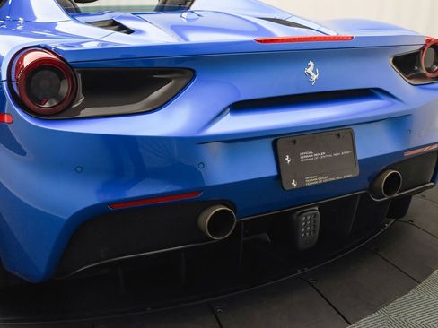 Used 2018 Ferrari 488 Spider image 20