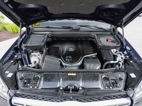 Used 2021 Mercedes-Benz GLS 450 4MATIC image 45