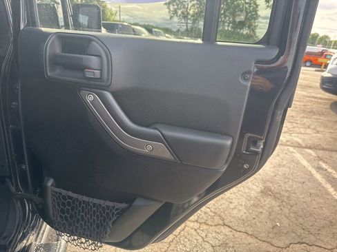 Used 2014 Jeep Wrangler Unlimited Sport w/ Quick Order Package 24S AWD/4WD image 30