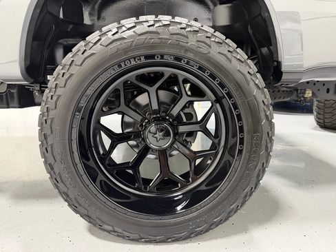 Used 2025 Ford F250 Platinum image 19