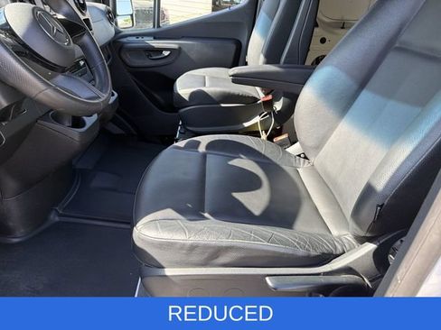Used 2025 Mercedes-Benz Sprinter 2500 image 17