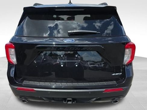 Used 2023 Ford Explorer ST-Line w/ Class IV Trailer Tow Package AWD/4WD image 5