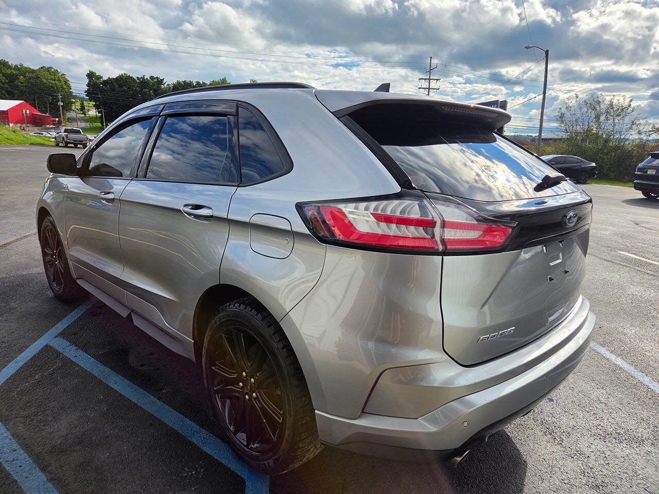 Used 2020 Ford Edge ST-Line w/ Cold Weather Package AWD/4WD image 5