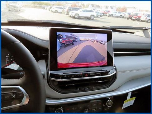 New 2026 Jeep Compass Limited image 18