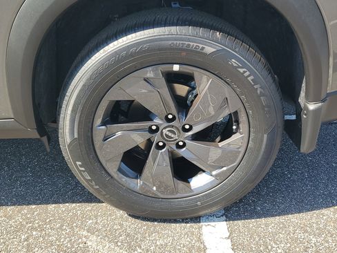 Used 2026 Nissan Rogue SV FWD image 7