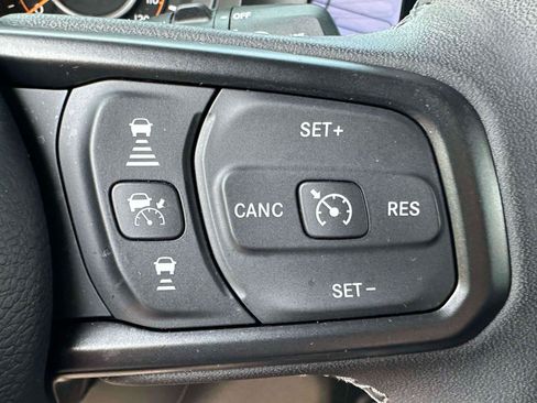Used 2025 Jeep Wrangler Unlimited Rubicon AWD/4WD image 21