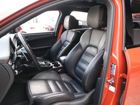 Used 2022 Porsche Macan GTS AWD/4WD image 48