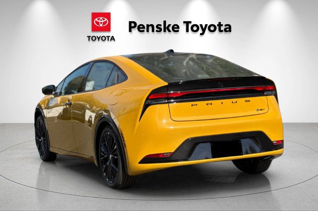 New 2027 Toyota Prius FWD image 6