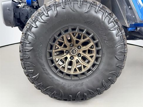 Used 2023 Jeep Gladiator Rubicon image 13