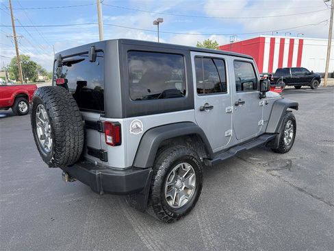 Used 2018 Jeep Wrangler Unlimited Rubicon w/ Cold Weather Group AWD/4WD image 7