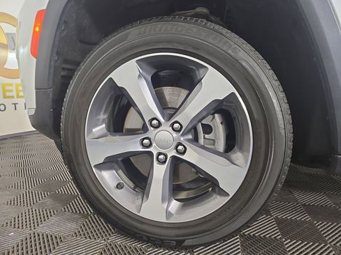 Used 2023 Jeep Grand Cherokee L Limited image 37