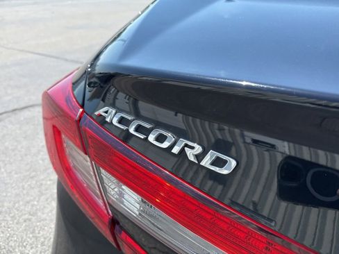 Used 2018 Honda Accord LX image 9