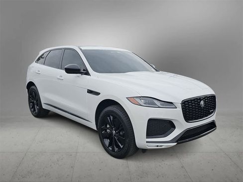 Used 2024 Jaguar F-PACE R-Dynamic S image 2