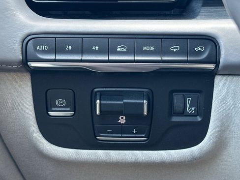 Certified 2022 Cadillac Escalade Sport Platinum AWD/4WD image 38