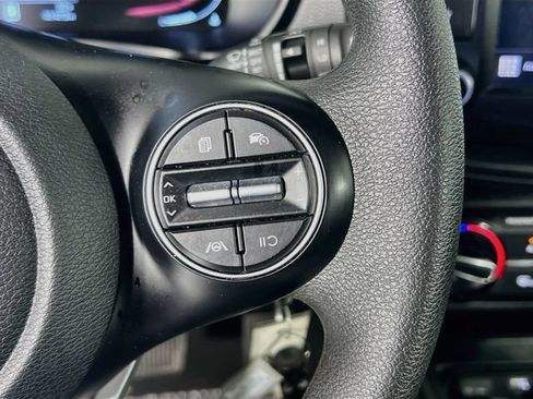 Used 2023 Kia Soul LX w/ LX Technology Package FWD image 18
